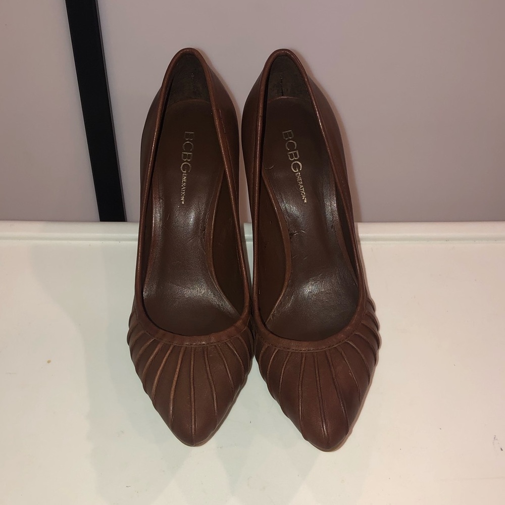 BCBG Brown pumps